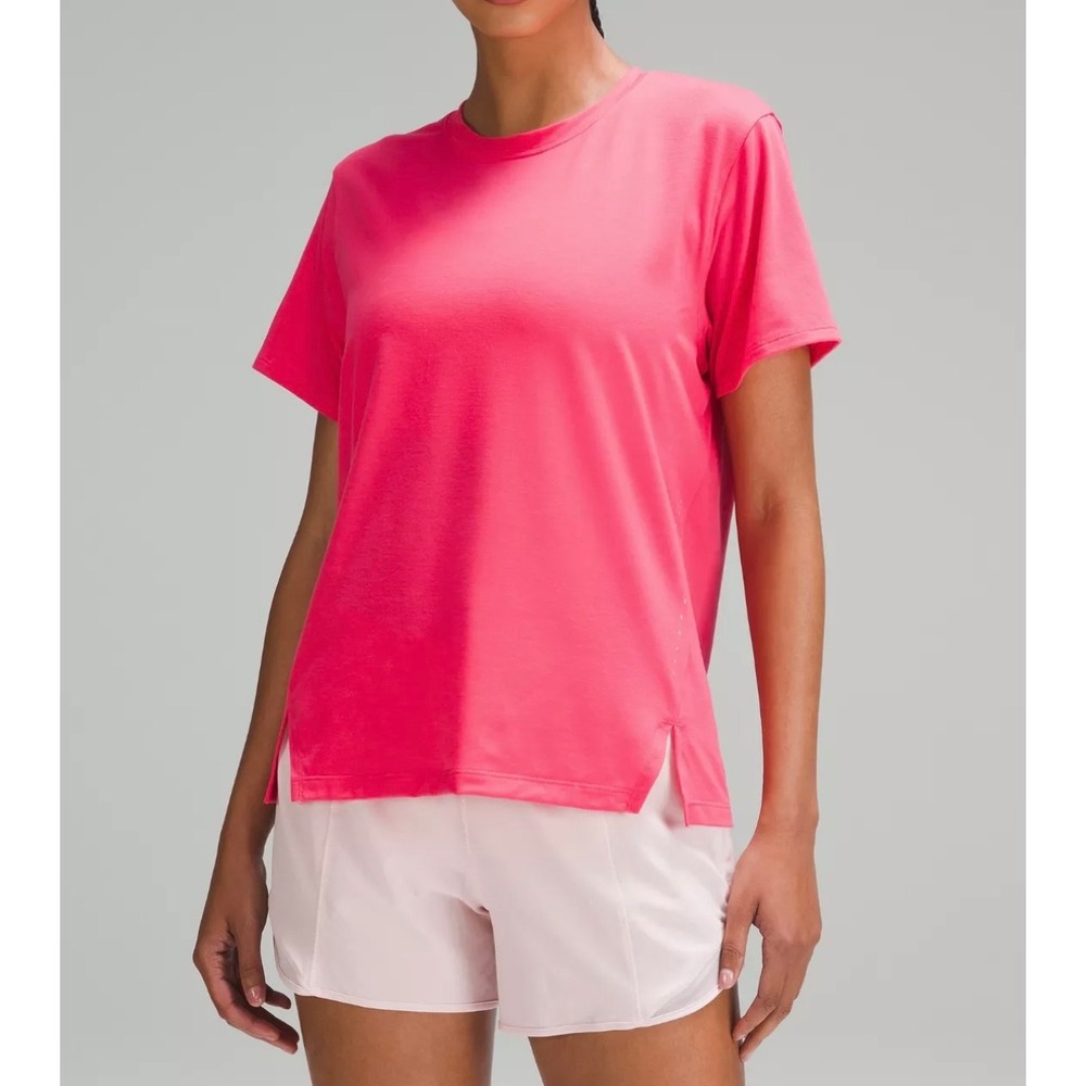 Lululemon Pink High Neck Running Training T-Shirt Reflective Size 6 LW3HAOS